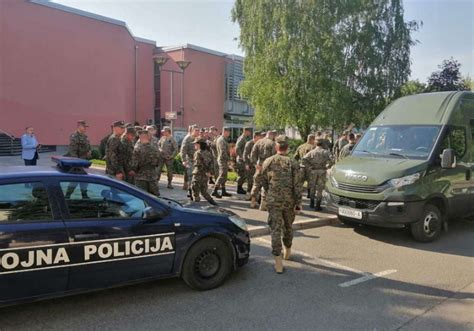 U Gradi Ci Obilje Eno Godina Od Osnivanja Vojske Republike Srpske Foto