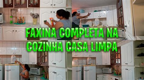 FAXINA PESADA E COMPLETA NO ARMÁRIO MUITO SUJO FAXINANDO A COZINHA