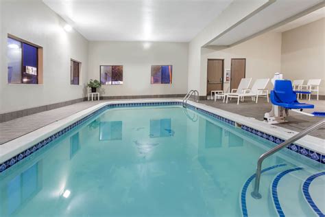 Travelodge by Wyndham Longmont | Longmont, CO Hotels