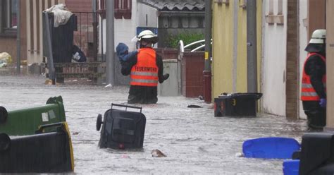 Weltweit Schwere Unwetter Berschwemmungen In Italien Und Deutschland