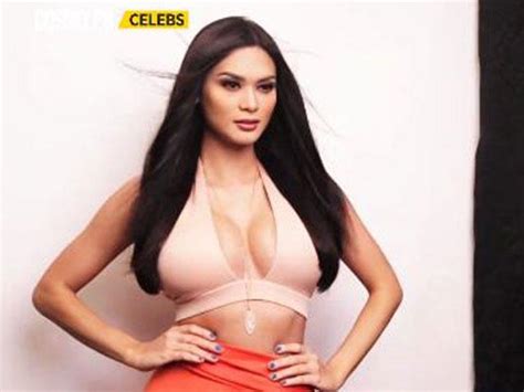 Pia Wurtzbach Shows Off Sexy Side In Magazine Photoshoot Gma News Online