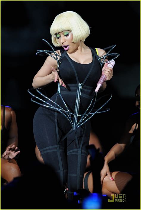 Nicki Minaj: Surprise 'Monster' Performance with Kanye West!: Photo ...