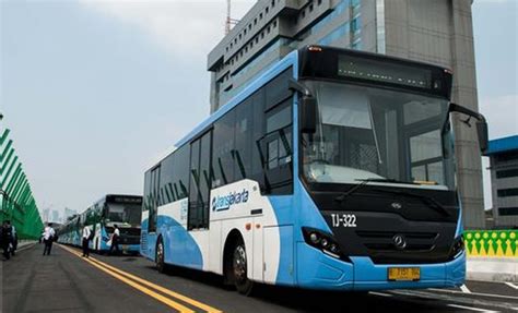 Transjakarta to Add Extra Buses During Ramadan Rush Hour