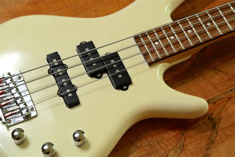 Sold Ibanez Gsrm20 Mikro Bass Pearl White