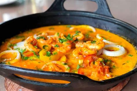 Moqueca Sabor Tradição e Sabores Tropicais em um Prato Delicioso