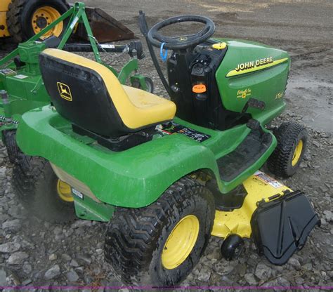 John Deere Lt166 Lawn Tractor In Topeka Ks Item D9673 Sold Purple Wave