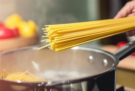 Pasta Corta O Lunga Ce N Una Che Fa Ingrassare Molto Meno Il Team