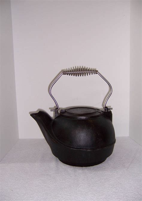 Cast Iron Kettle | Triple A Resale