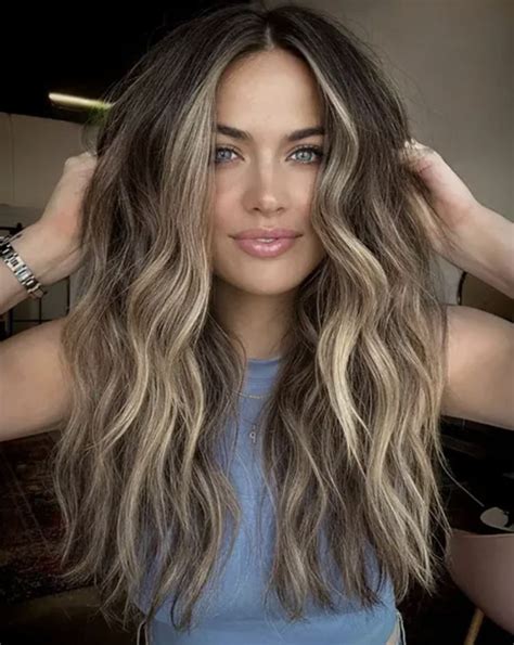 Fall 2022 S Hottest Hair Color Trends Brown Blonde Hair Brunette Hair