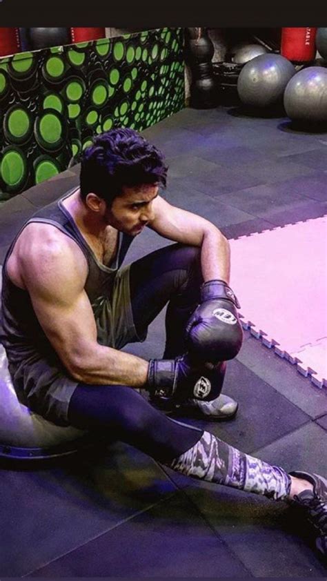 Bollywood Actors Biceps Hollywood