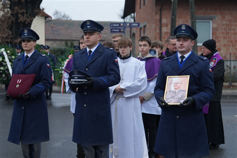 Pogrzeb Daniela Łuczyńskiego policjanta zastrzelonego we Wrocławiu F