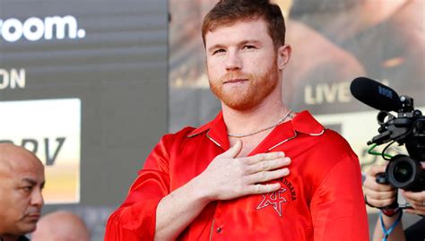 Tras polémica Canelo Álvarez se disculpa con Messi