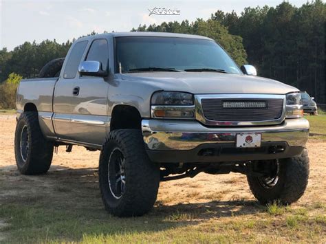 2002 GMC Sierra 1500 Wheel Offset Aggressive > 1" Outside Fender ...