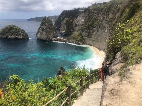 Hingga Akhir Agustus Proyek Jalan Hotmix Pertama Di Nusa Penida Tak