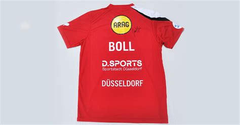 Tischtennisstar Timo Boll Stiftet Sein Signiertes Trikot