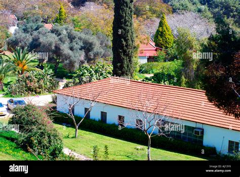 Israel Kibbutz housing Stock Photo - Alamy