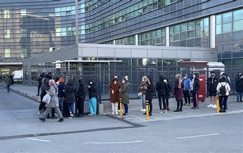 İstanbul daki hastanelerde Omicron yoğunluğu Aşı ve PCR testi için