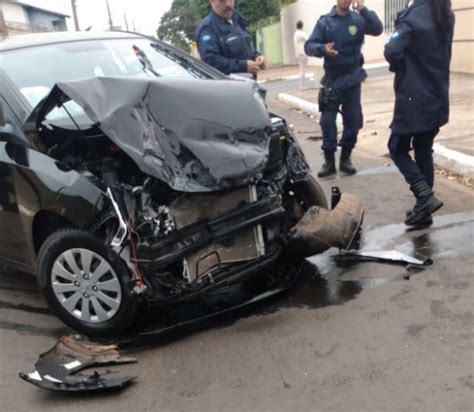 Enfermeira é Rendida E Ameaçada De Morte Por Menor Quando Chegava Ao