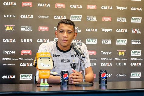 Yago Comemora Retorno Aos Gramados Clube Atl Tico Mineiro