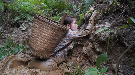 The Dangers Of The Swamp The Girl Fell Into The Swamp Girl Alone In