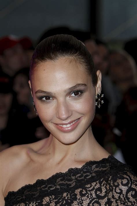Изображение помечено Brunette Gal Gadot Celebrity Star Israeli Safe for work FAPcoholic