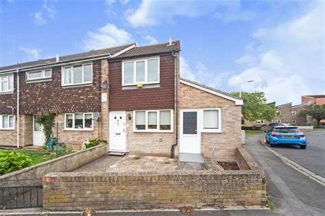 3 bed end terrace house for sale in Dartmouth Close, Worle, Weston