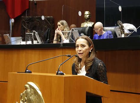 Senadora Josefina V Zquez Mota En La Discusi N De Un Dictamen En