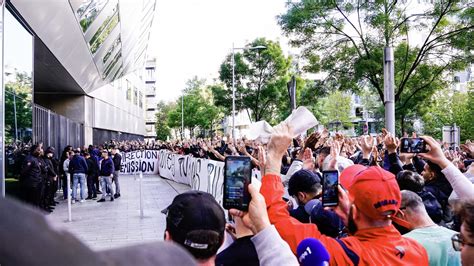 Psg Les Joueurs N Ont Pas Appr Ci Les Insultes Des Supporters Et La