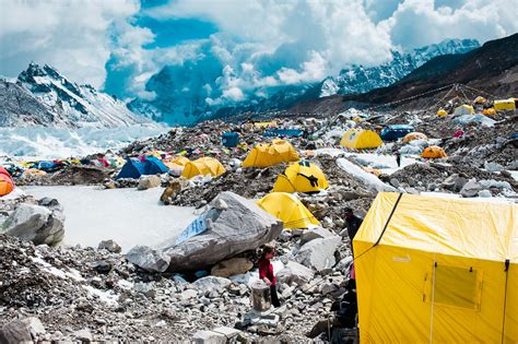 The Unseen Story Of Everest Trash Martin Edström