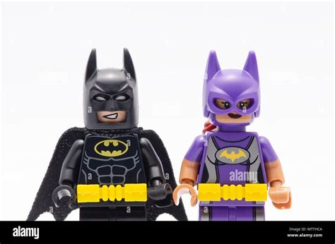 Arriba 52+ imagen batman y batichica lego - Abzlocal.mx