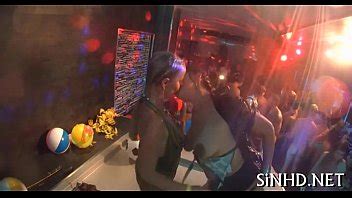 Fiesta de club ultra húmeda XVIDEOS