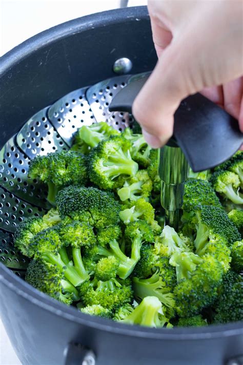 How To Steam Broccoli Easy Way Evolving Table