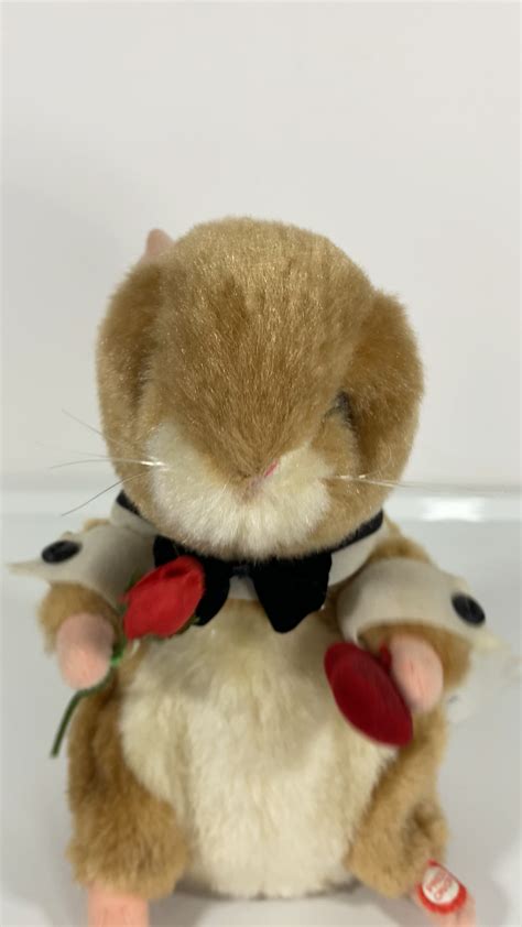 Gemmy Industries Larry Love Dancing Hamster 2005 Sings I M Too Sexy Ebay