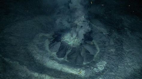 Descubren volcán de lodo en el fondo del Ártico LAIYKA