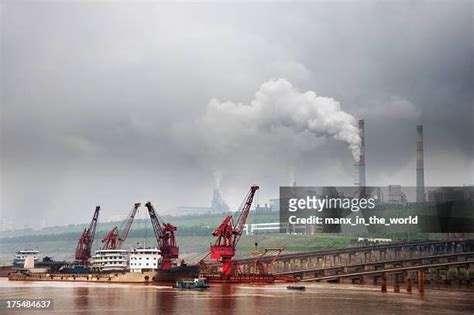 Yangtze River Pollution Photos and Premium High Res Pictures - Getty Images