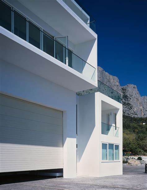 Yacht House - A modernist, luxury retreat for Black Sea holiday makers ...