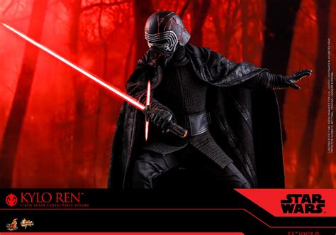 Hot Toys Supreme Leader Kylo Ren Features Unique Breathing Effect