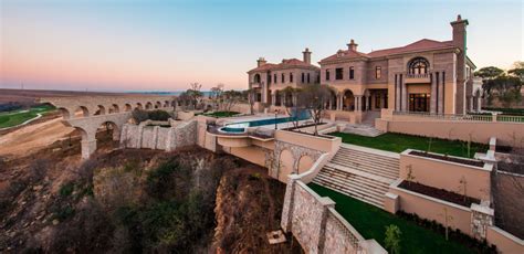 African Beautiful Mansions