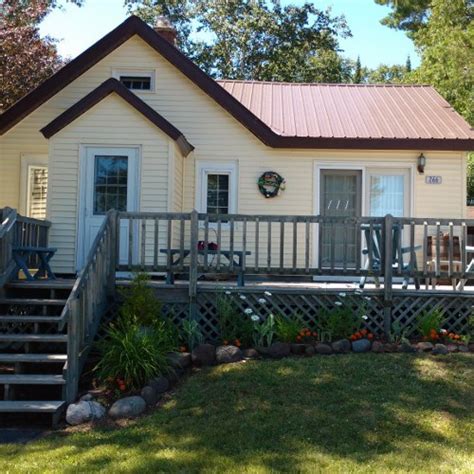 Copper Harbor Lodging | Cabin Rental | Keweenaw Adventure Company