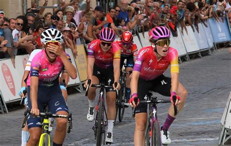 Silvia Persico Gana Al Esprint En Segovia Y Annemiek Van Vleuten Sigue