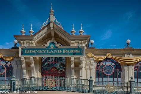 Disney Paris Bahnhof Nehru Memorial