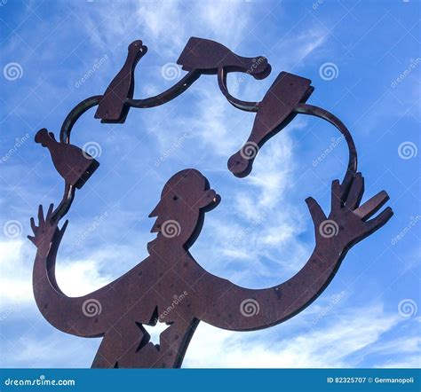 Sculpture in rusted iron editorial photography. Image of design - 82325707