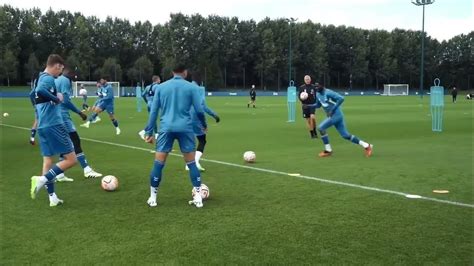 Warm Up With Ball Passing Drills Everton Youtube