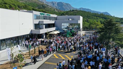 MAKARSKA SE OVIM MOŽE PONOSITI Da je ovakvih dvorana barem puno više