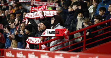 Encuéntrate en la grada en el Granada Ibiza