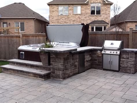 beautiful outdoor space, perfect for entertaining | Hot tub backyard ...