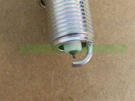 GENUINE LAND ROVER SPARK PLUG RANGE ROVER 06-09 LR3 RANGE ROVER SPORT ...