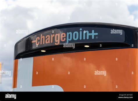 ChargePoint logo atop of one of their Electric Vehicle (EV) Charging Stations Stock Photo - Alamy