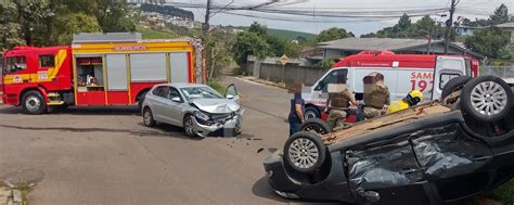 Mulher Fica Ferida Ap S Colis O Seguida De Capotamento Do Ve Culo Em