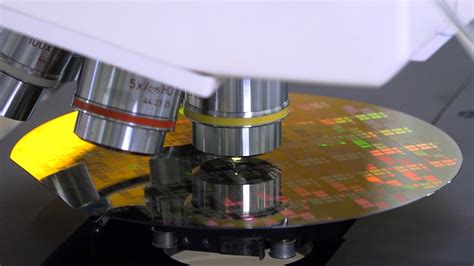 Silicon carbide semiconductors in the Bosch wafer fab in Reutlingen - Bosch Media Service